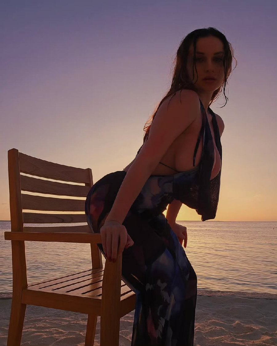 Sexy girl Miranda Faith nude in Seville