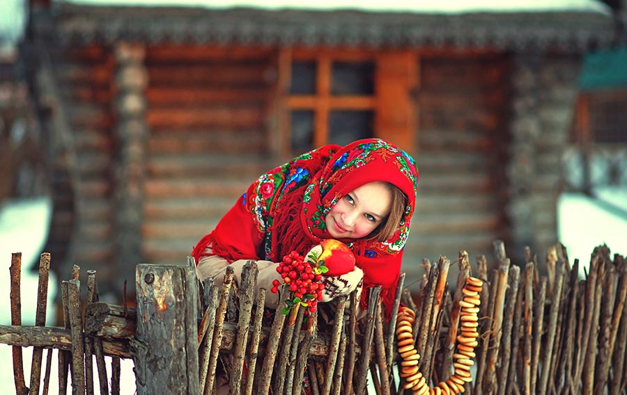 Sexy girl Women in Slavic costumes in Seville