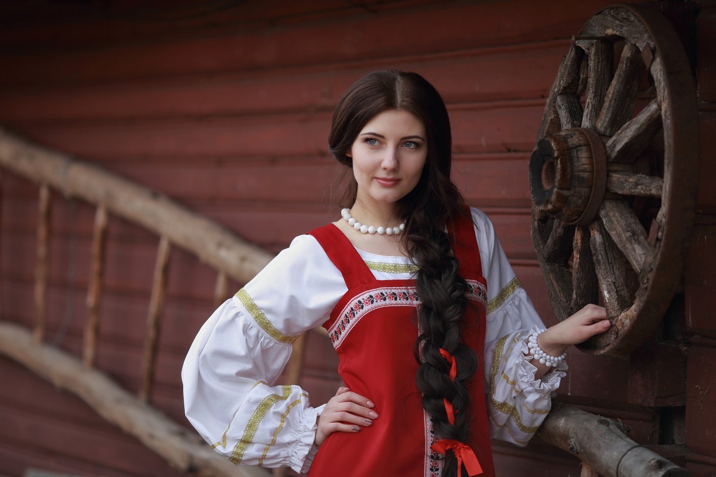 Girls in Slavic costumes in Seville