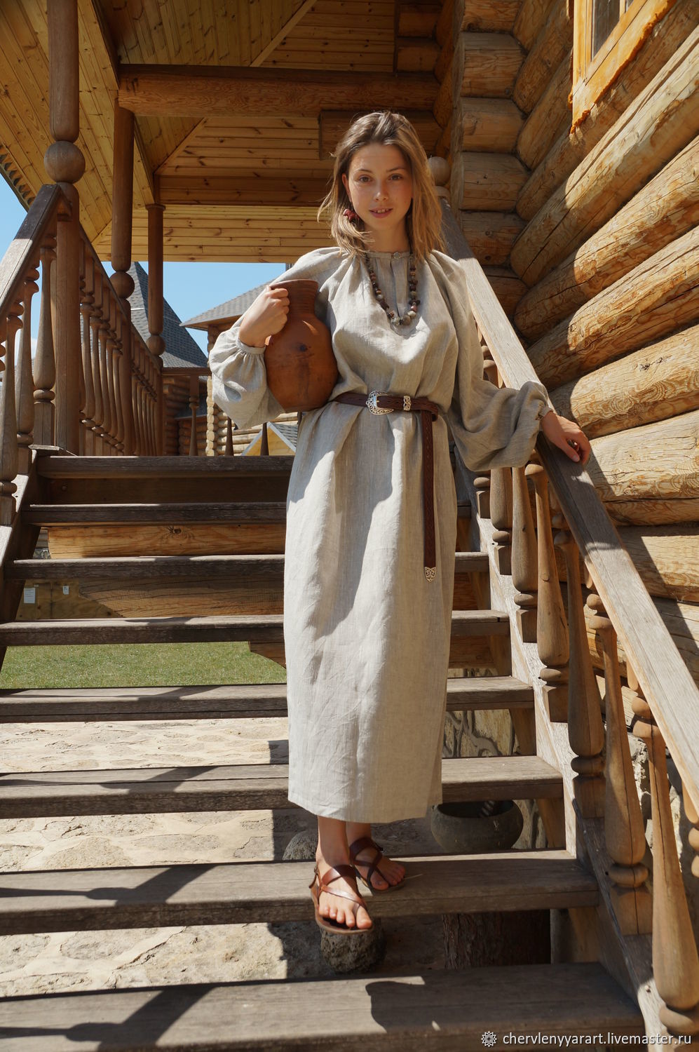 Girls in Slavic costumes in Seville