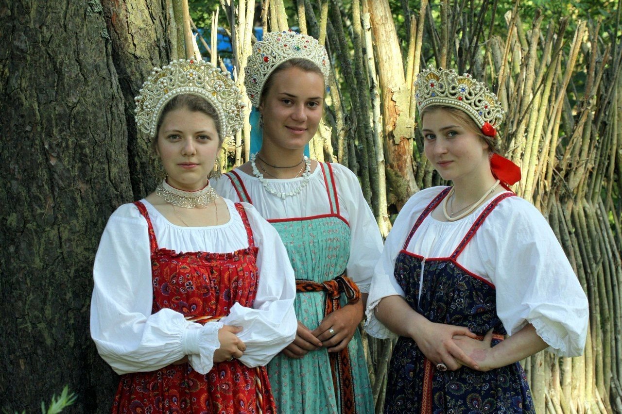 Sexy model Girls in Slavic costumes in Seville
